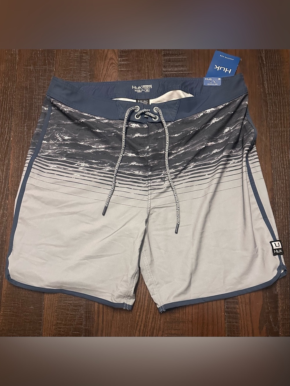 HUK Men’s Swimming Shorts Trunks Size 36 NWT Brand New!